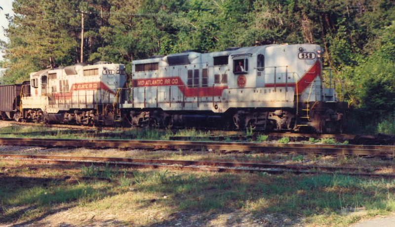 ex-N&W GP18s pre-chop nose